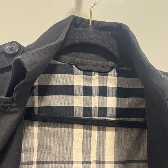Classic Black burberry Trench Coat - Picture 7 of 8